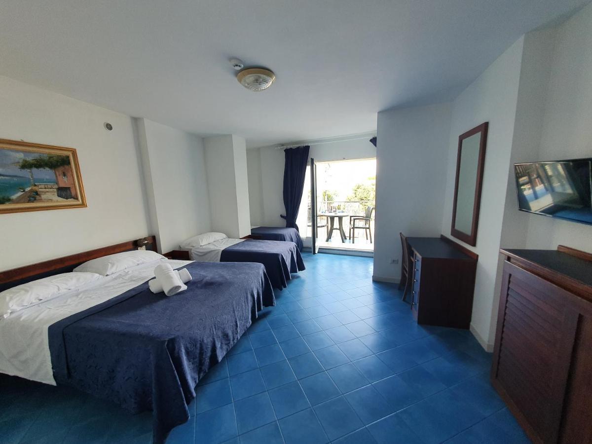 Hotel Il Faro Península Sorrentina Habitación foto